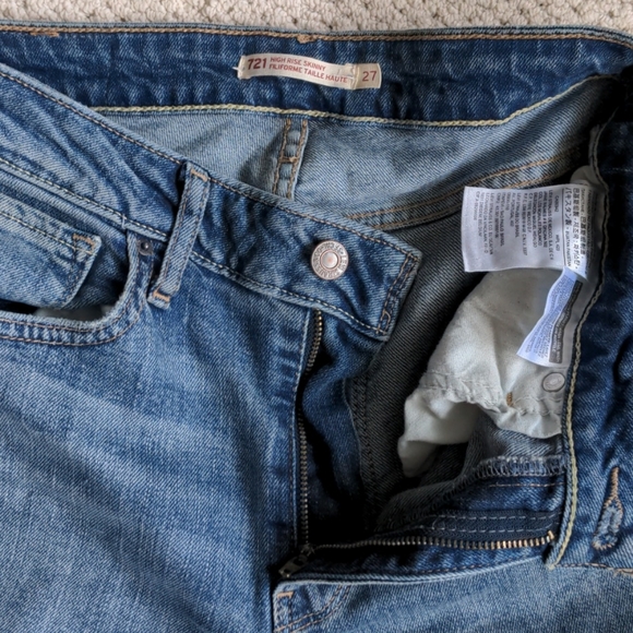 Levi's High Rise Skinny Blue Jeans - Picture 7 of 7